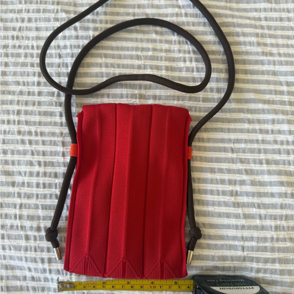 MADE IN SPAIN - Red Pleated Crossbody Bag - Picture 3 of 4